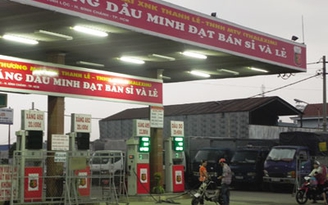 Cây xăng bị tước giấy phép vẫn bán hàng